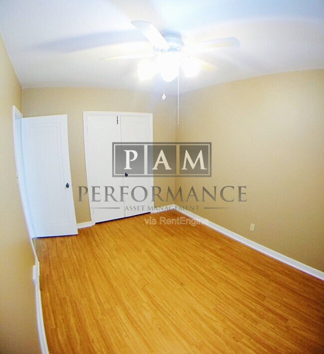 Photo - W164N9110 Water St Unidad 4