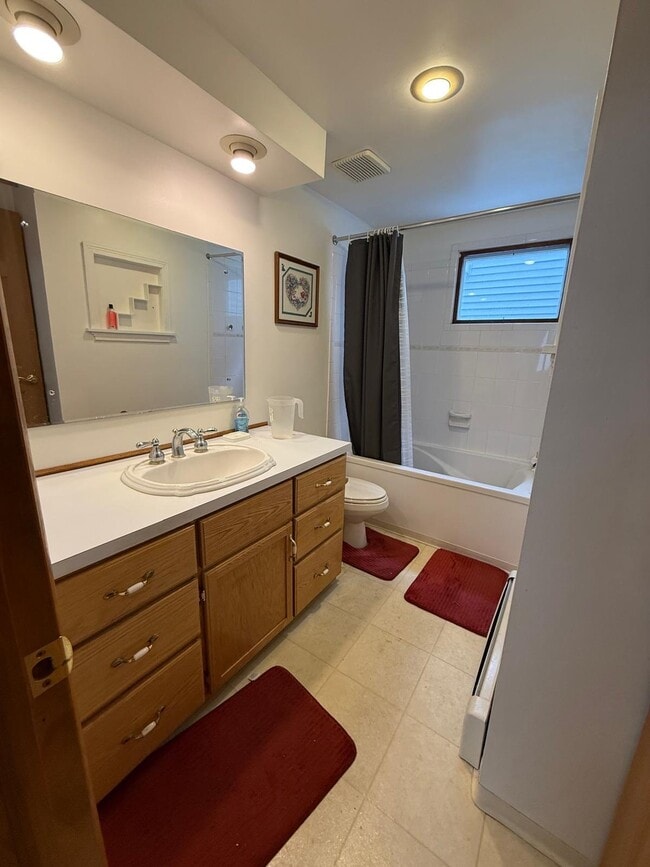 30 Macamley St Unit 1 floor