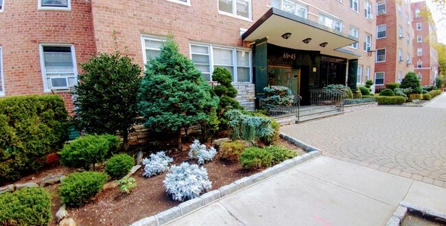 Forest Royale Condominium - Forest Royale Condominium