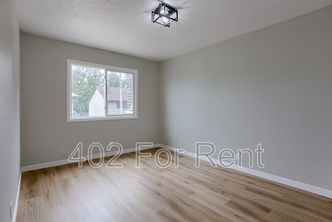 Photo - 4715 Davenport St