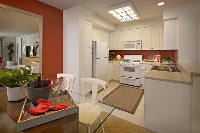 Serrano Apartment Homes