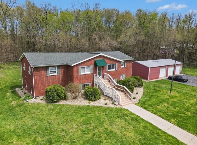 Building Photo - 10477 Sprinkle Rd Unit 2