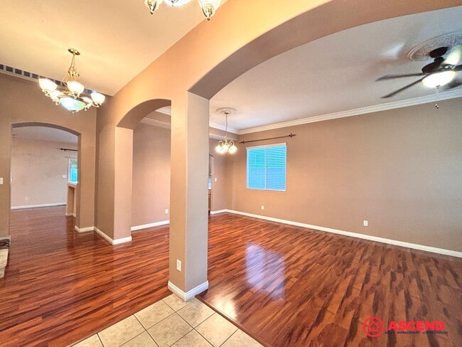 Photo - Lovely 5 Bedroom Home In River Oaks Area!