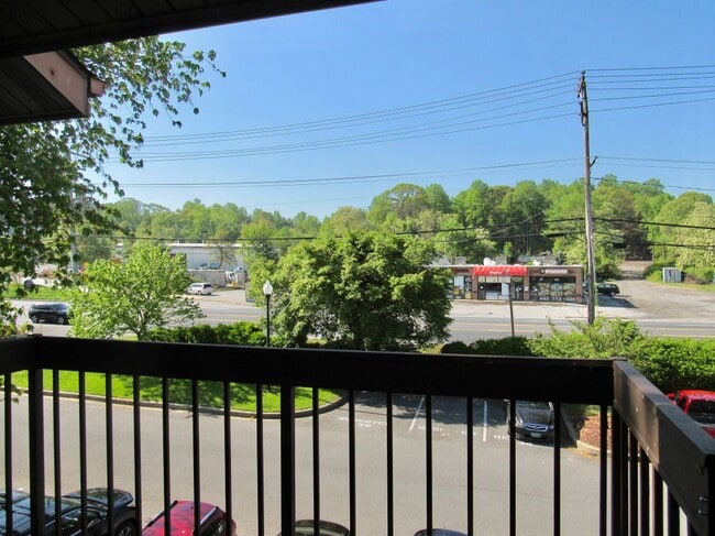 Photo - 108 Mountain Rd Unit 3D