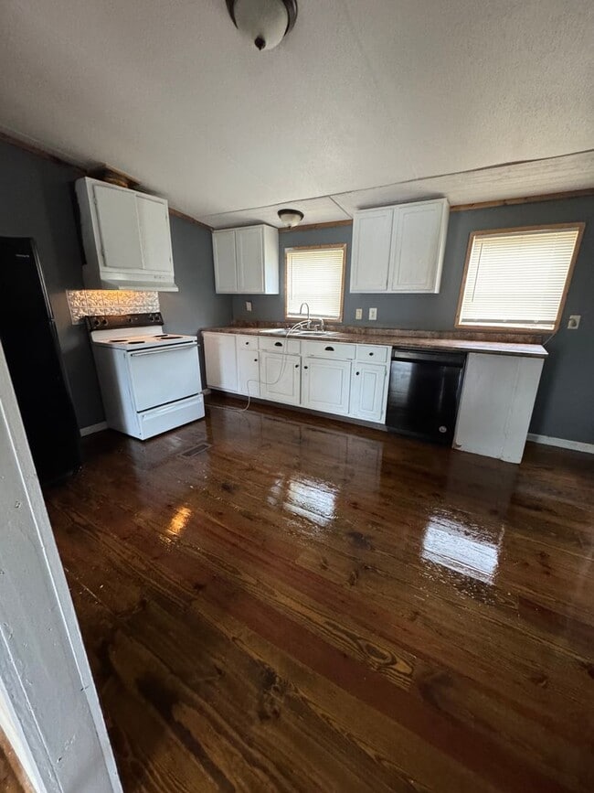 Photo - FOR RENT – Peaceful 3BR/2BA Home in Beaure...