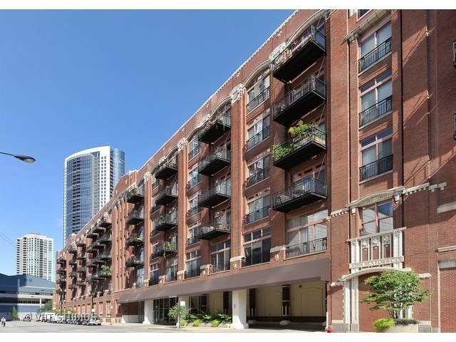 Building Photo - 360 W Illinois St