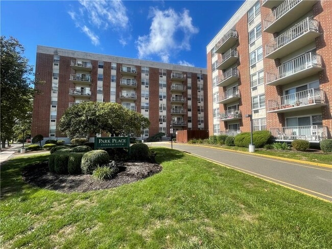 Building Photo - 35 Park Ave Unit 2L Rental