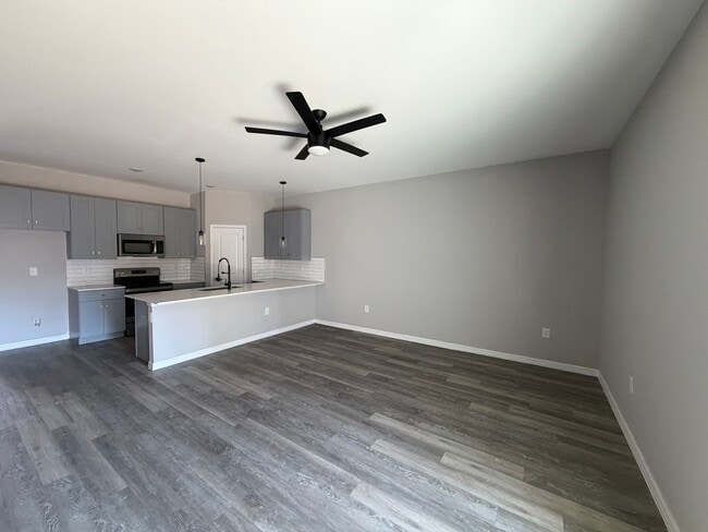 Photo - 4639 25th St SW