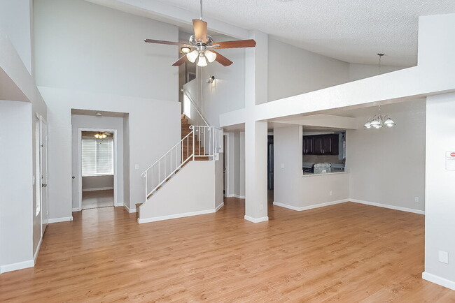 Photo - 827 Schooner Dr