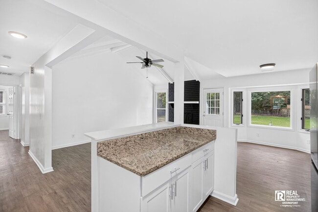 Photo - 108 Eagle St