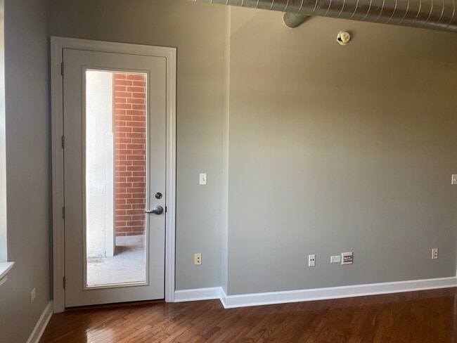 Photo - 3125 W Fullerton Ave Unit 305