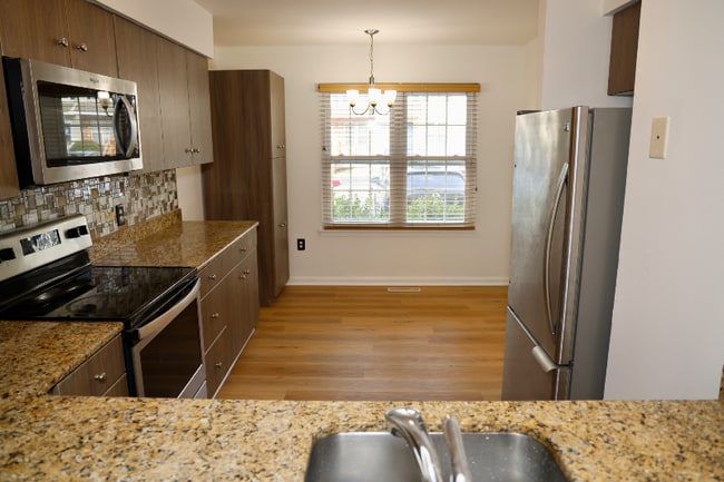 Photo - 814 Cobble Creek Curv