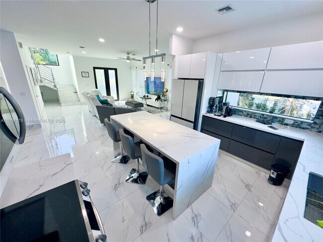 Photo - 2342 McKinley St