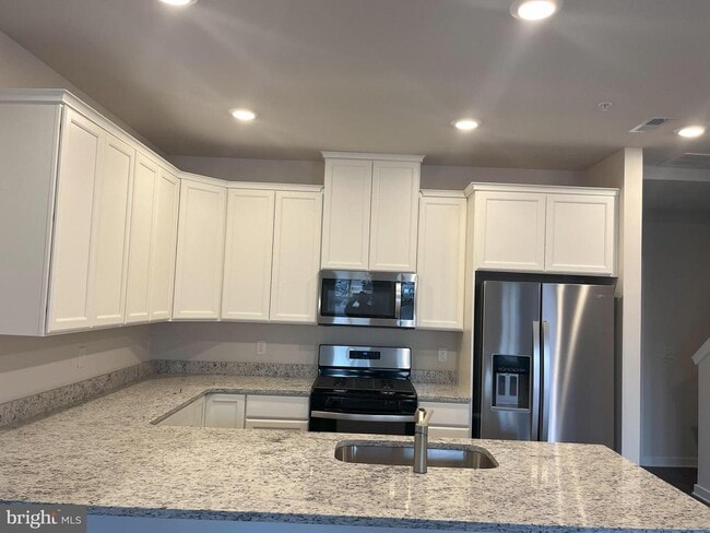 Photo - 8 E Front St