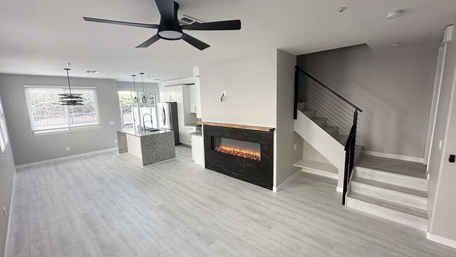 Photo - 608 Silver Berry Pl