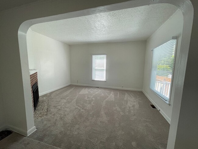 Photo - 4br/2ba house with fenced yard with detached garage