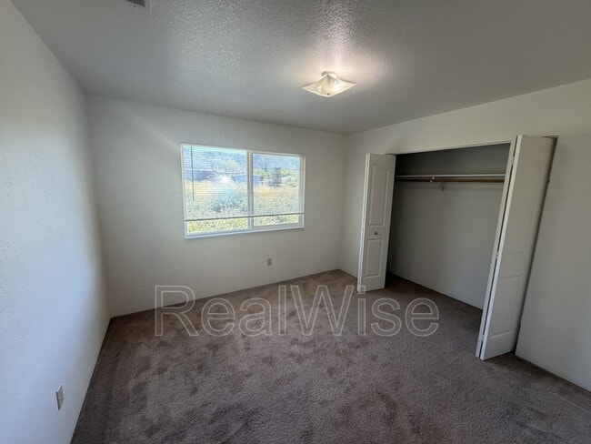 Photo - 2145 NW Heidi Ln Unidad D