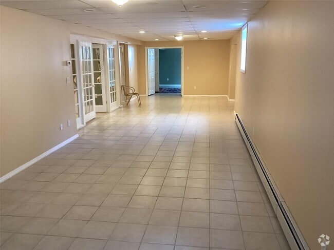 Building Photo - 2 Debron Ct Rental