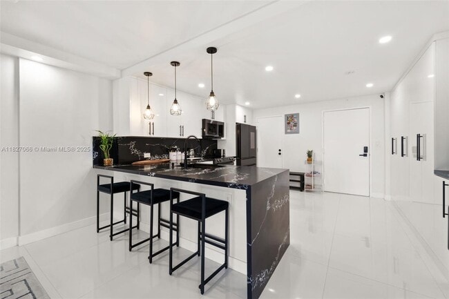 Photo - 1050 93rd St Unidad 7H