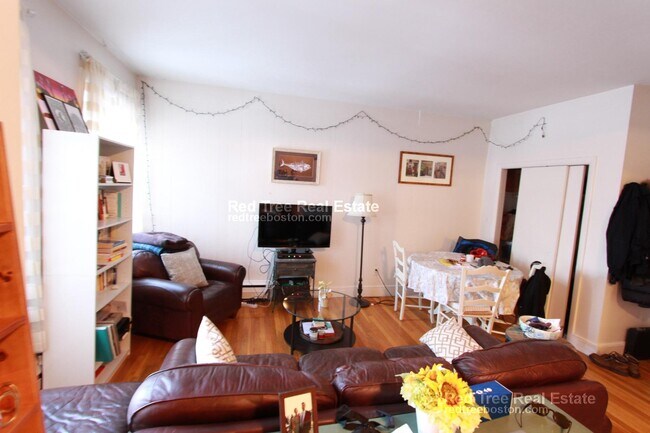 Photo - 199 Winthrop Rd