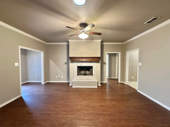 Photo - 9807 Waco Ave
