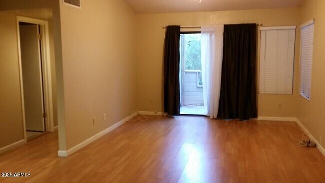 Photo - 2035 S Elm St Unit 208