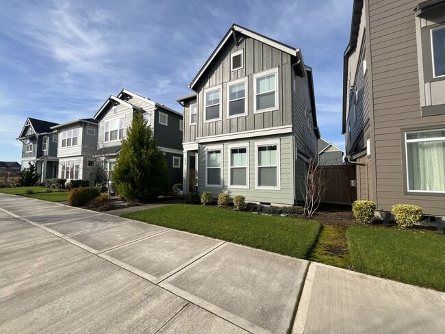 Photo - Modern 3 Bedroom Home in Reed’s Crossing Near Park Featuring Open Floor Plan, Gourmet Kitchen, an...