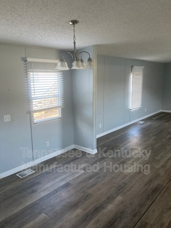 Photo - 207 Cumberland Ln