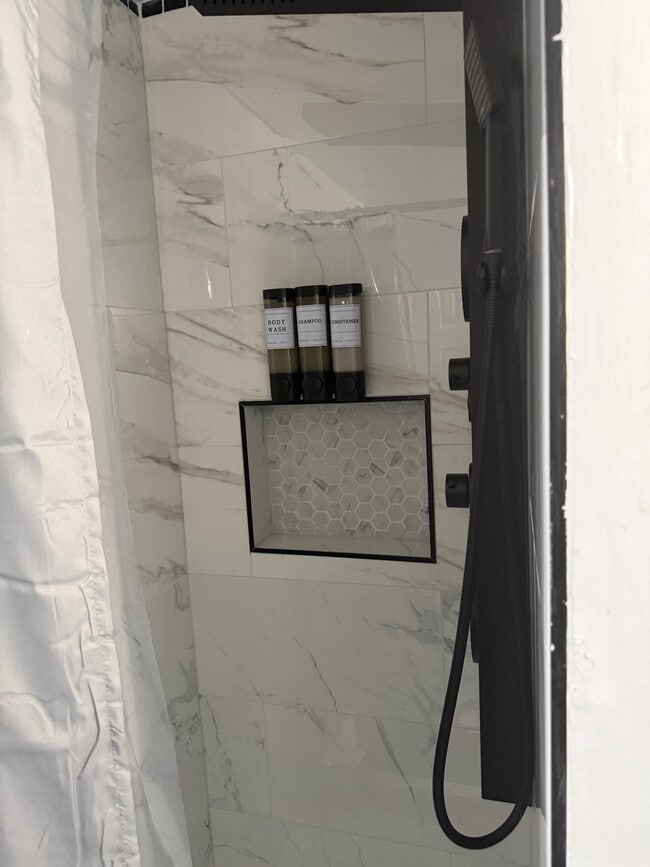 1700 S Charles St Unidad 1F