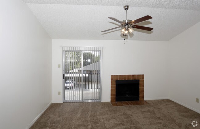 1HAB - UN - Tanglewood Place