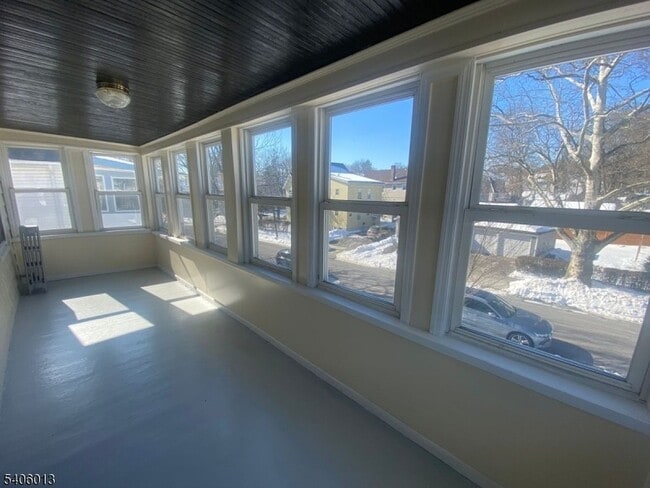 Photo - 133 Willowdale Ave