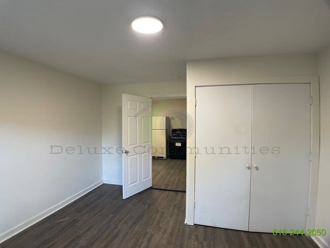 Photo - Spacious 4 Bedroom- Whole Home! Available ...