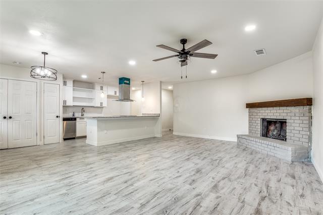 Photo - 521 Windsor Dr