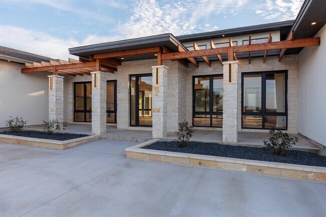 Photo - 6425 Ranch Rd 962 E