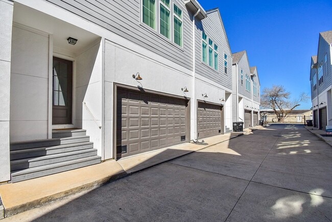 Photo - 6031 Cypress St