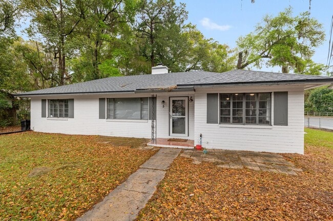 Building Photo - 5 NW 26th St