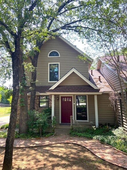 Building Photo - 3410 Timberline Dr