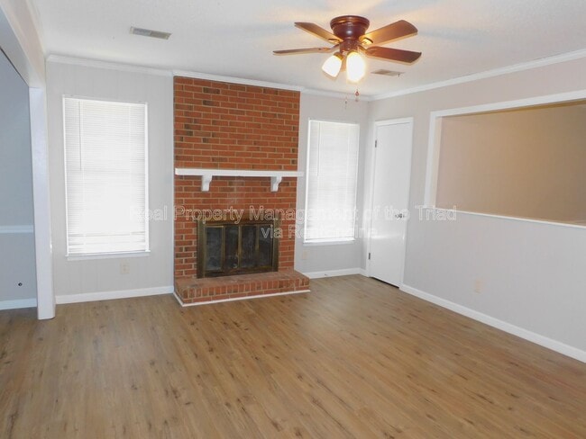 Photo - 4921 Chaucer Dr