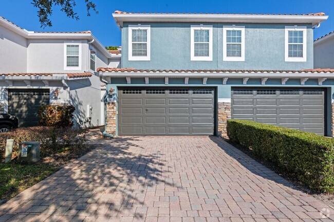 Building Photo - Oviedo Townhome ~ 3/2.5 with 2-car garage ...