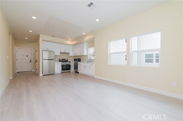 Photo - 642 W Grand Ave