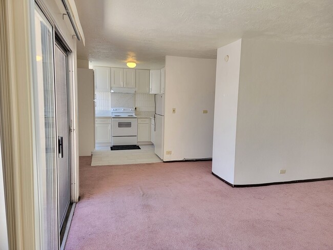 Photo - Parking, Large Lanai, Desirable location (RRLLC)