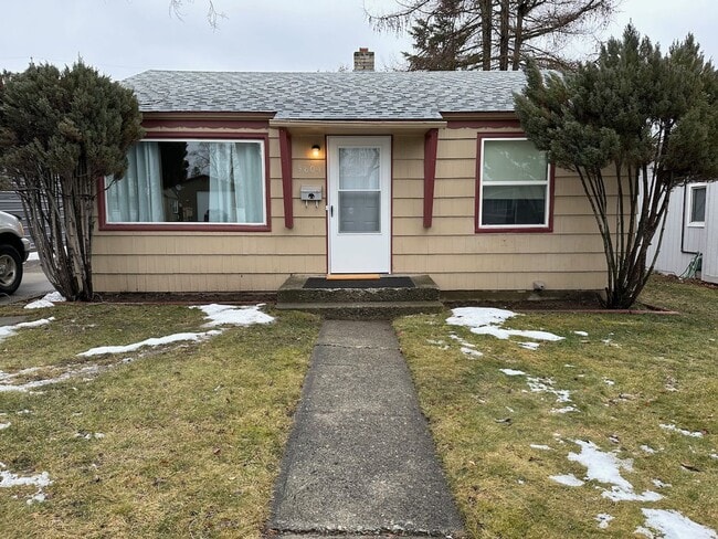 Photo - Cozy and Conveniently Located 2 Bed 1 Bath Spokane Home w/ Detached Garage & Heated Multipurpose ...