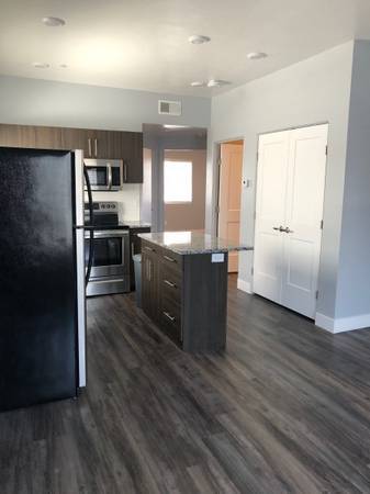 Building Photo - 591 Turin Way Rental