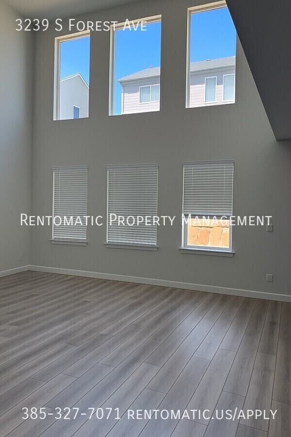 Photo - 3239 S Forest Ave