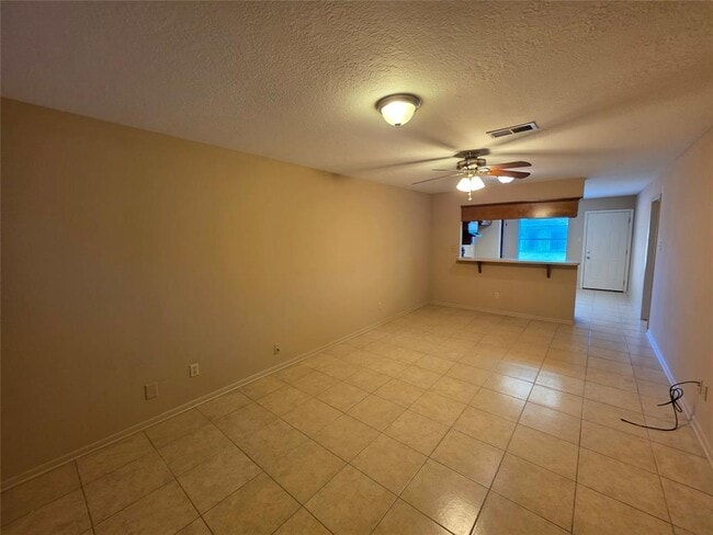 Photo - 1615 Hazelwood St Apartment Unit B