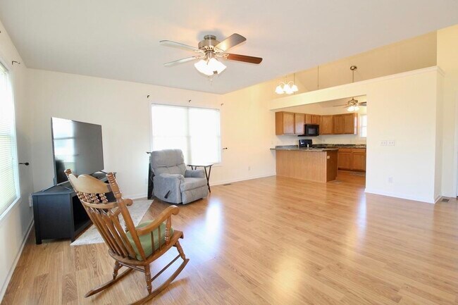 Photo - 120 Hollen Mill Ct