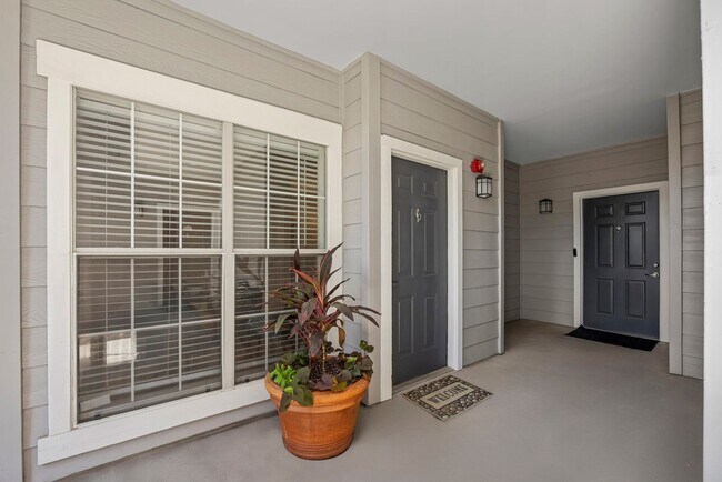 Photo - 12345 Lamplight Village Ave Unidad 0235