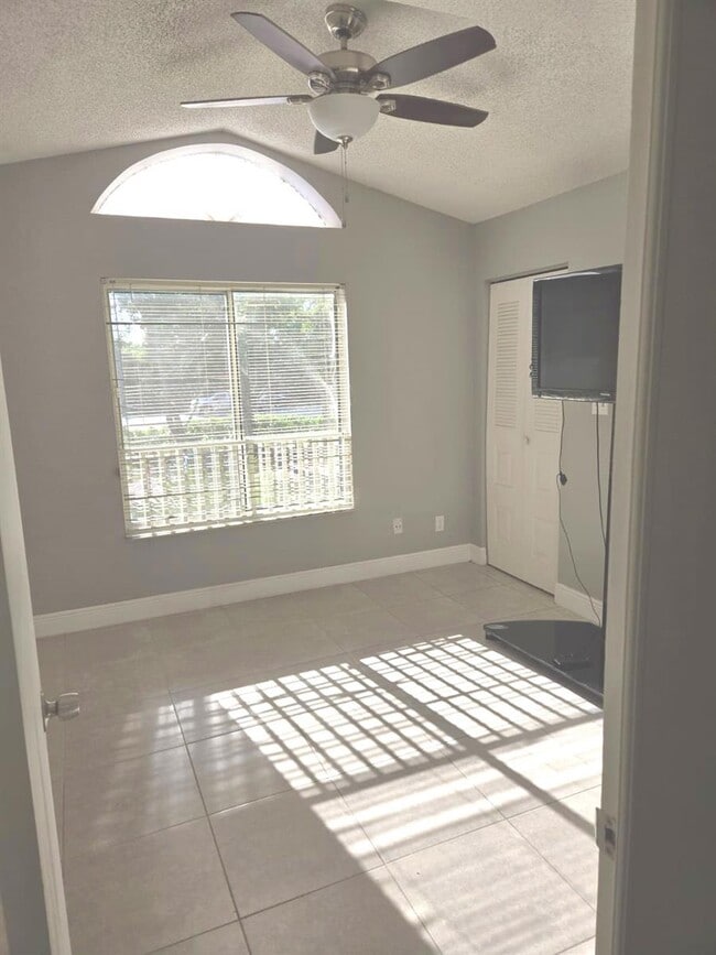 Photo - 922 Coral Club Dr Unit 922