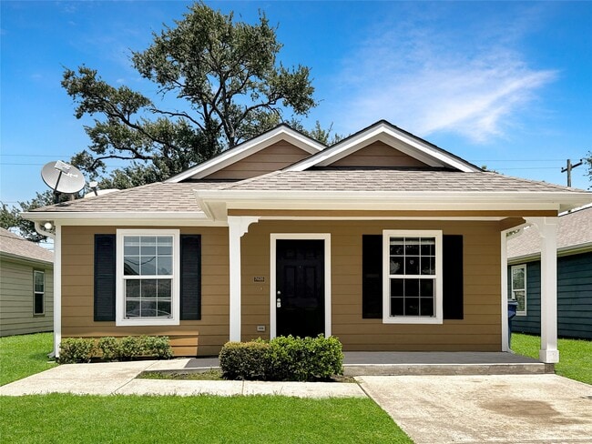 Building Photo - 7426 Blue Jay Dr