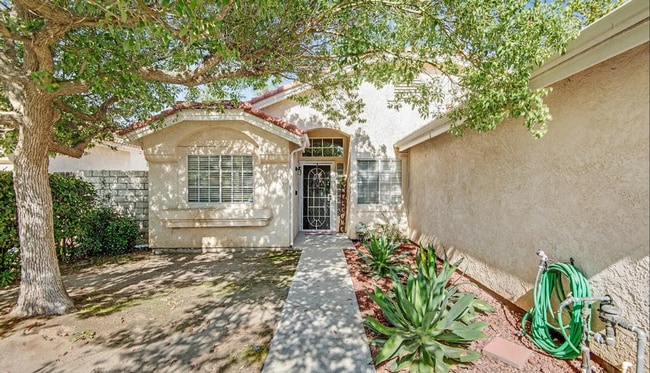 Photo - Your Summer Oasis Awaits – Charming Home with Pool!